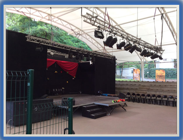 SCENE DE L'AMPHITHEATRE