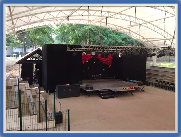 SCENE DE L'AMPHITHEATRE