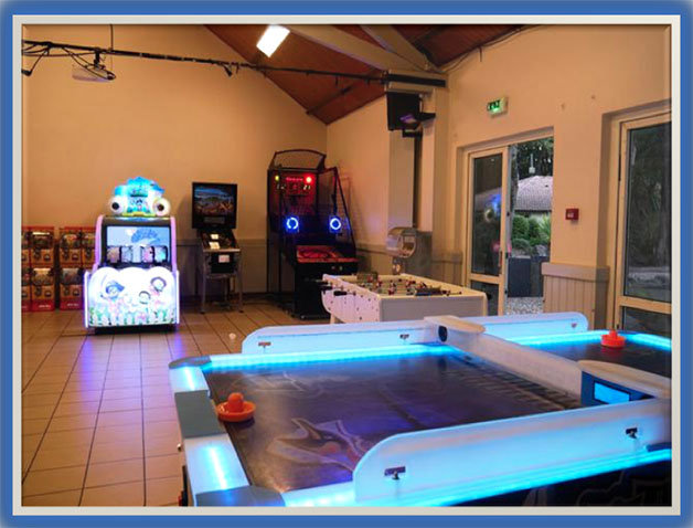 SALLE DE JEUX